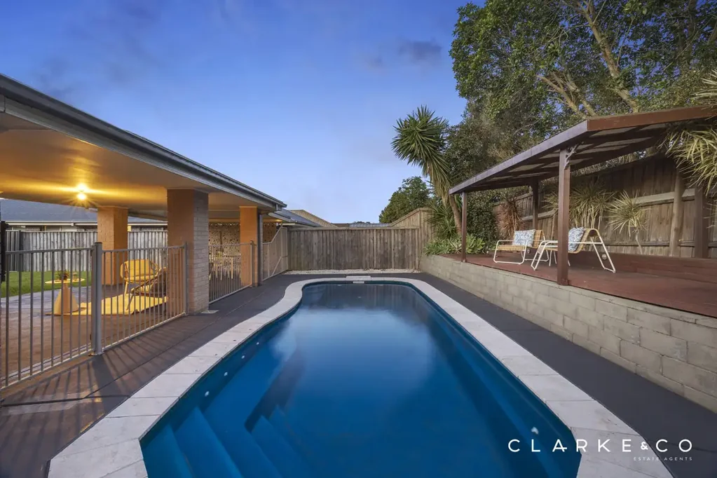 Chisholm 4房  A WELL APPOINTED FAMILY HOME WITH POOLSIDE LIVING!