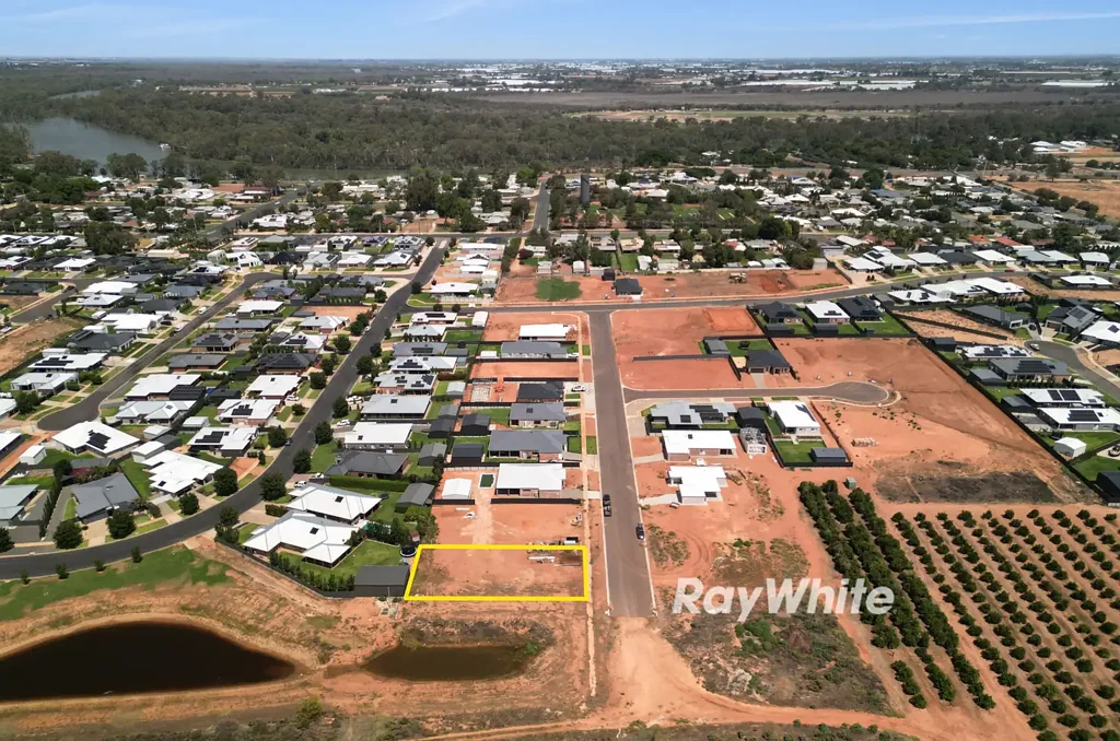 Gol Gol  Expansive 880m2 Allotment in Sought After Gol Gol