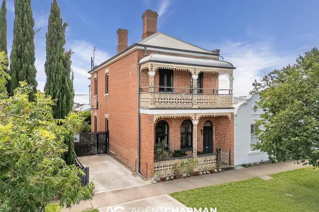 Bathurst 5બેડરૂમ A CHARMING FREE-STANDING TERRACE IN THE HEART OF CBD