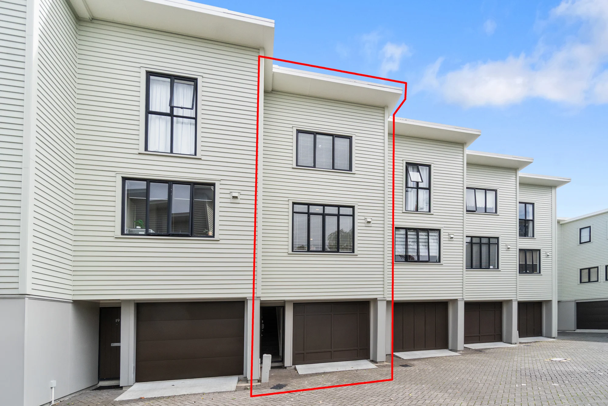 Mount Albert 3房  Present all offers