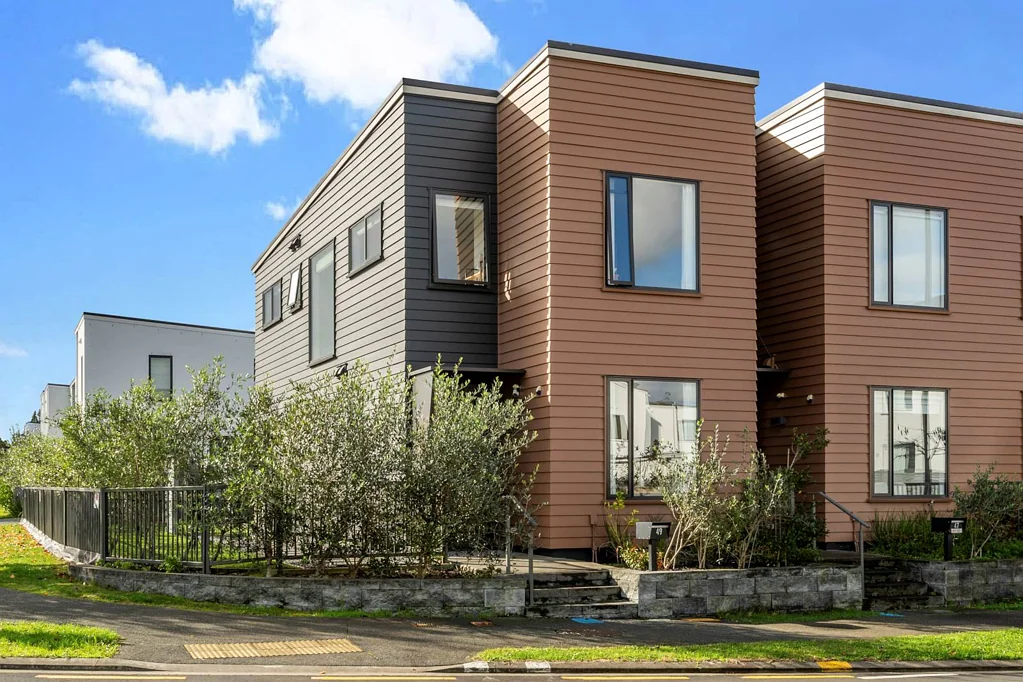 Whenuapai 3ਬੈੱਡਰੂਮ Sun-Filled Corner Home  Freehold  Fletcher Built