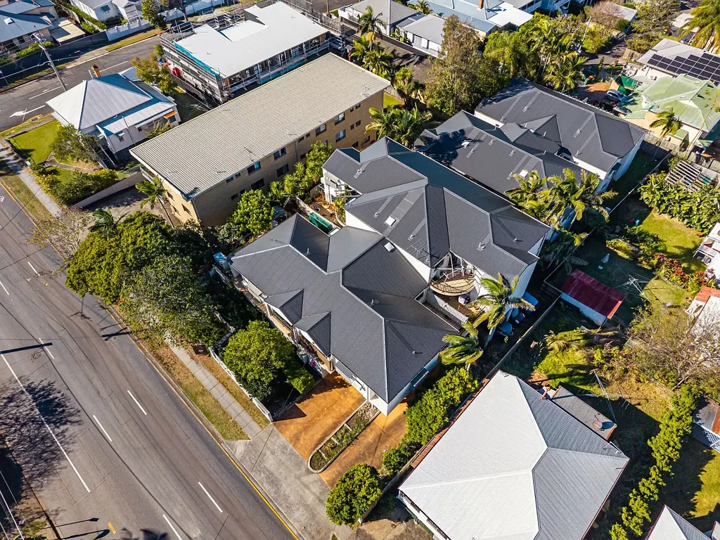 East Brisbane 3Zimmer Finally found what you're looking for? Great! Contact Gee today on 0413 181 723.