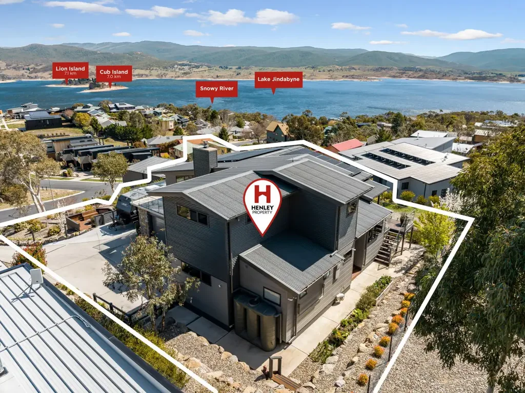 East Jindabyne 4 Bedroom Elevate Your Lifestyle: New Price on This Exquisite Luxury Home!