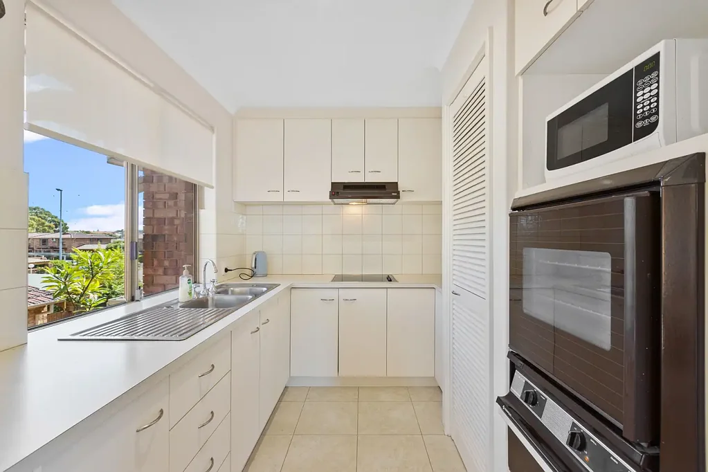Sorrento 2Kwarto HOME OPEN CANCELLED                             Beautiful Apartment with Lovely Views and - NO EXIT FEE