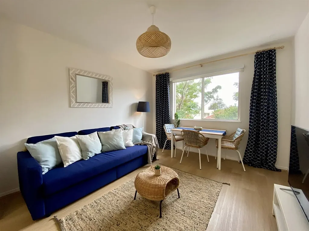 Fully Furnished, Newly Updated - 10 min walk to the Beach