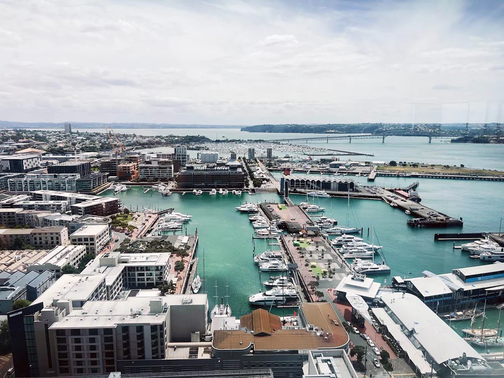 Auckland Central TOP FLOOR OFFICE SUBLEASE AVAILABLE