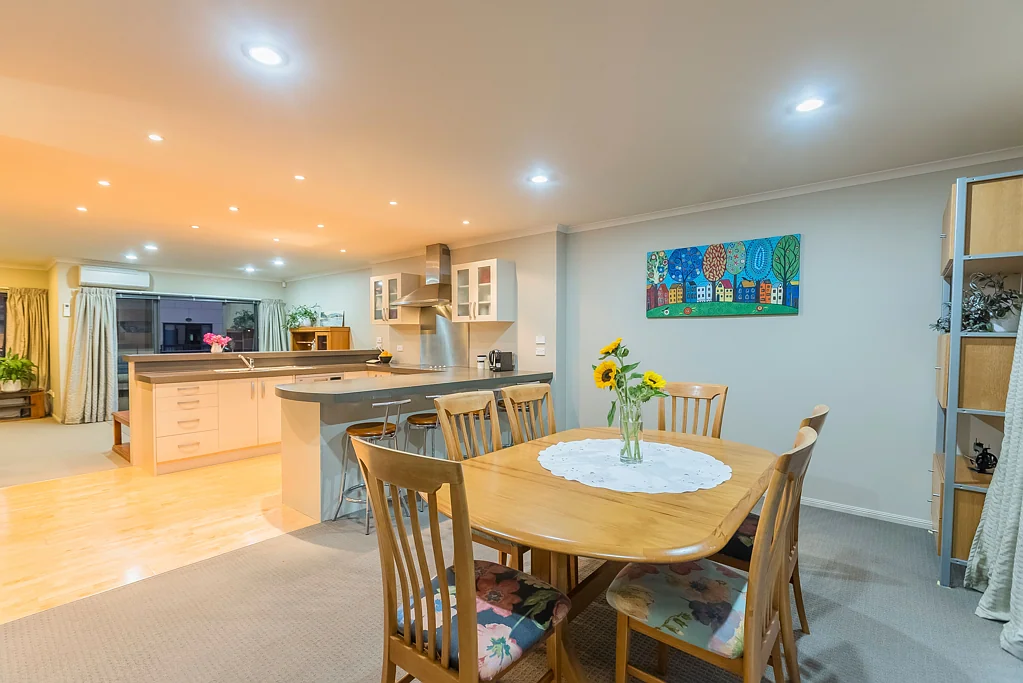 Paekakariki 3ਬੈੱਡਰੂਮ Beachside Village Apartment