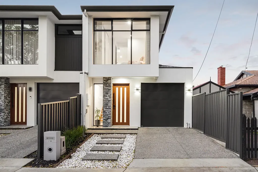 Marleston 4غرفة نوم Modern Torrens Titled Living with Room to Grow