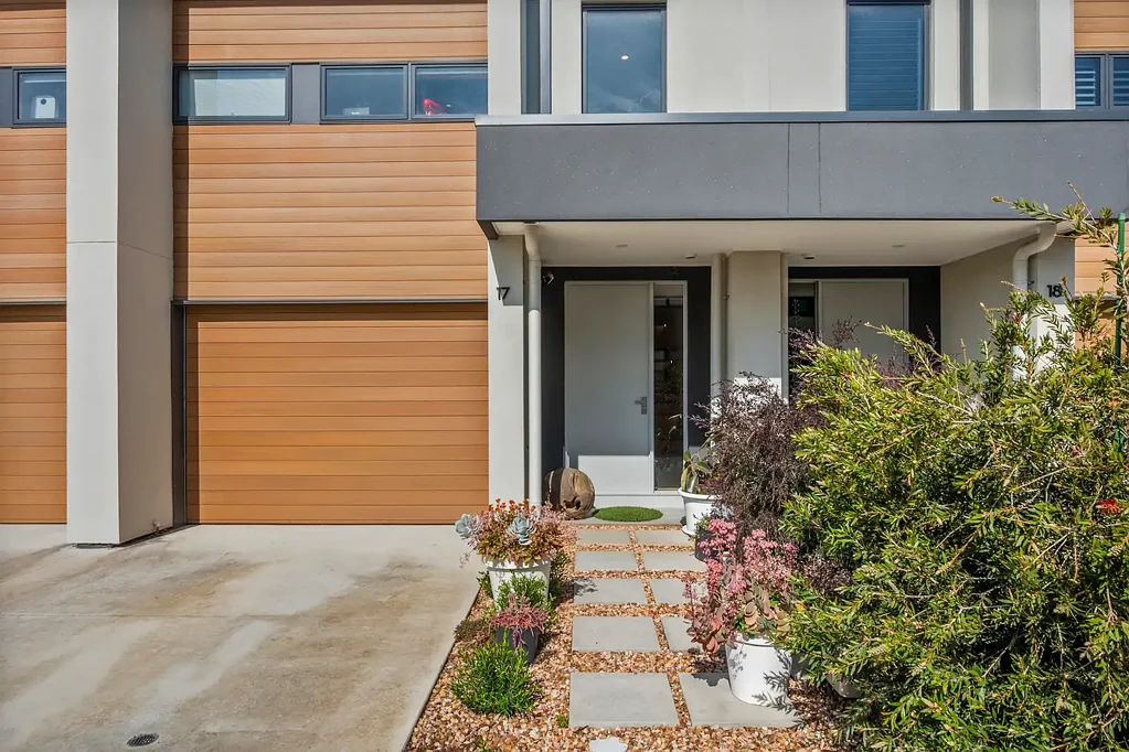 South Geelong 3房  Contemporary Townhouse Living