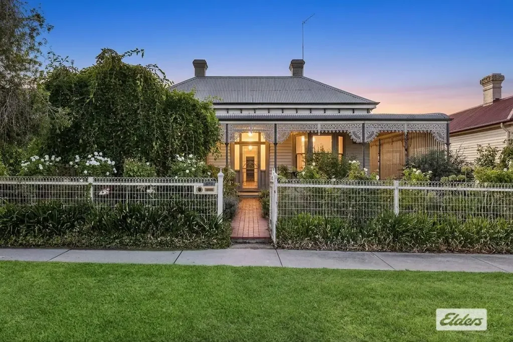 Corowa 3房  Timeless Victorian Elegance in a Blue-Chip Corowa Location