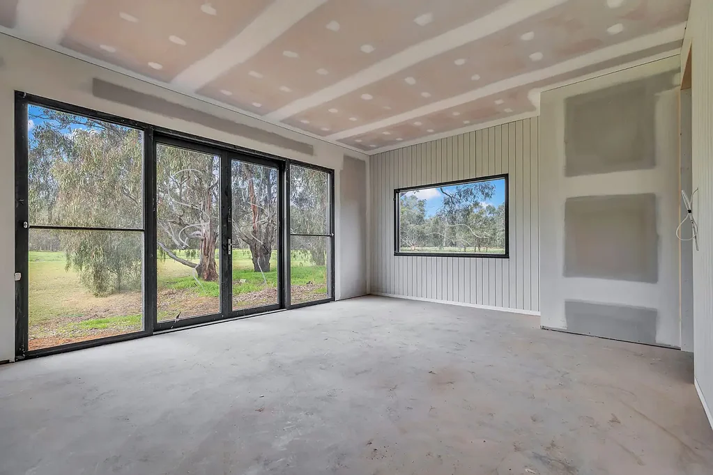 Deniliquin Striking contemporary home sited on unique sandhill position