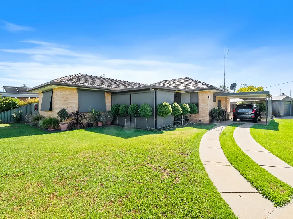 10 White Street, Finley, NSW 2713