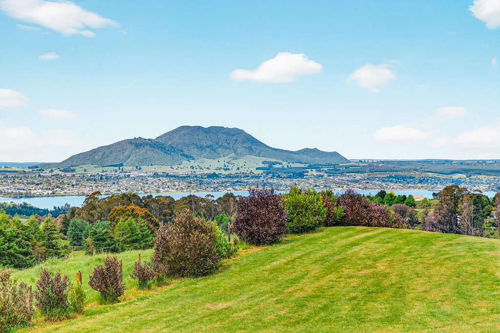 8 Lens Way, Acacia Bay, Taupo, Central North Island