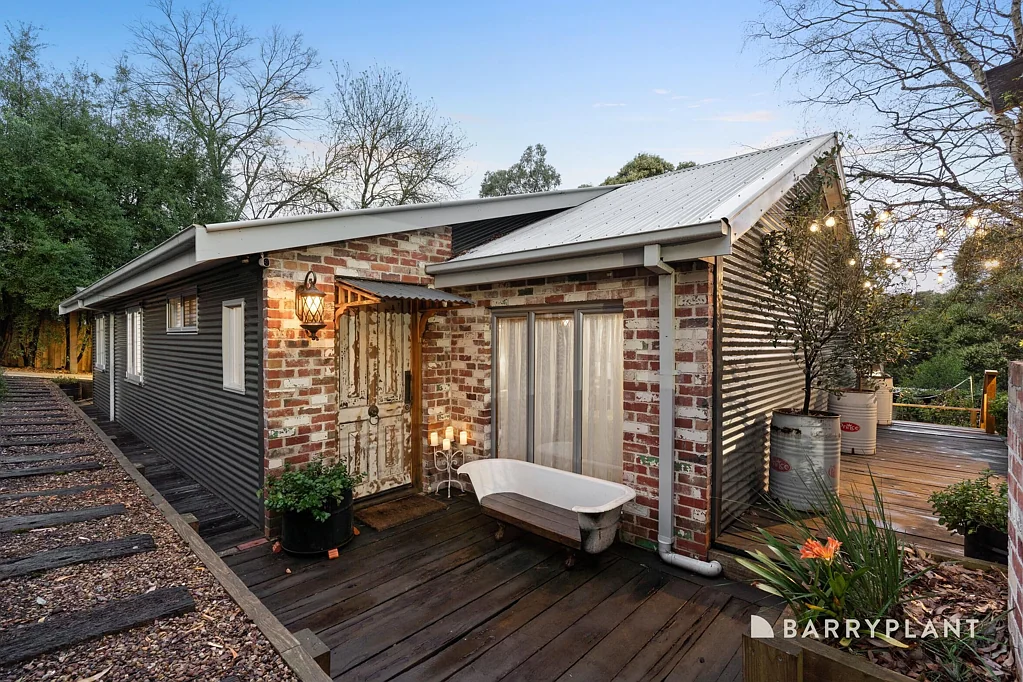 17 Paradise Avenue, Clematis, VIC 3782