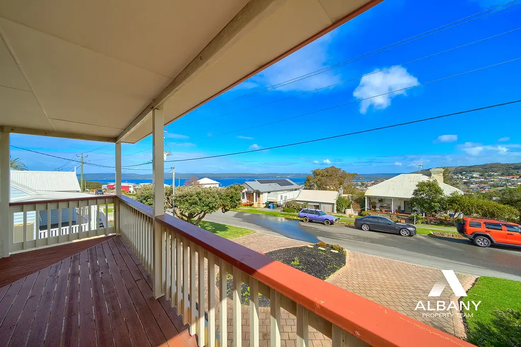 Albany 5ਬੈੱਡਰੂਮ 2 STOREY BRICK HOME - HARBOUR VIEWS