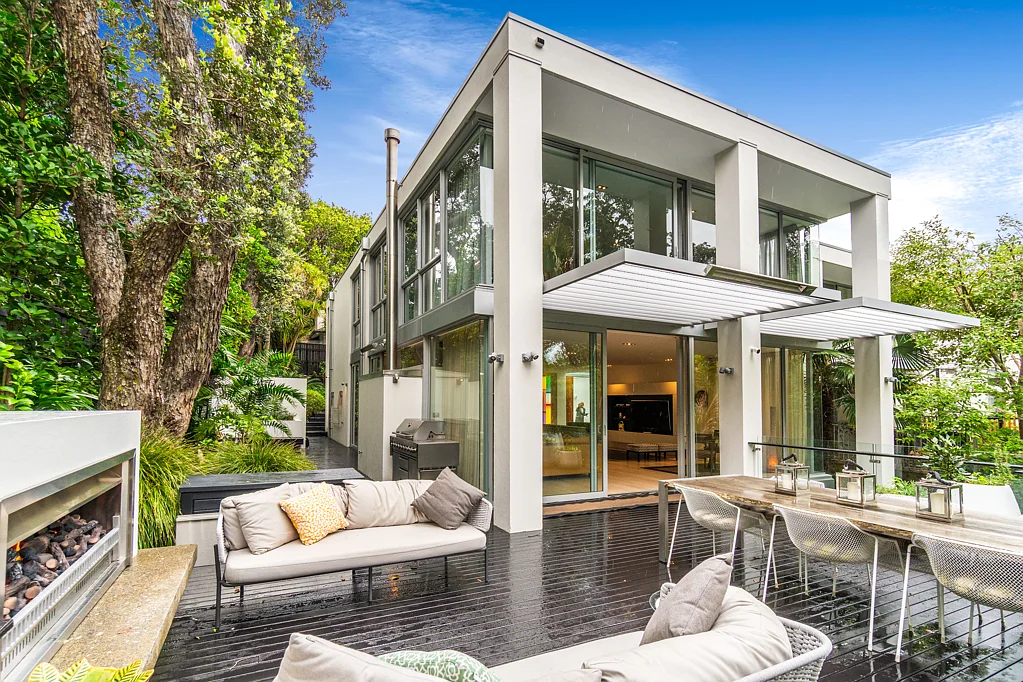 Parnell 4房 Parnell 奢华独特宅邸 – 坚固砖石结构，男女高中名校网 A Unique Luxury Escape in Parnell - Concrete DGZ
