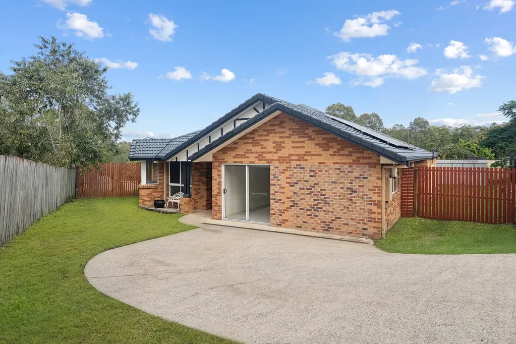 35 Eira Crescent, Edens Landing, QLD 4207