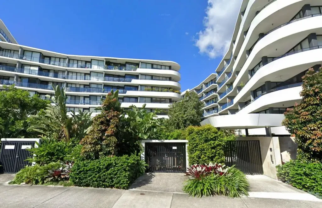 Resort-Style Living in the Heart of Hope Island!
