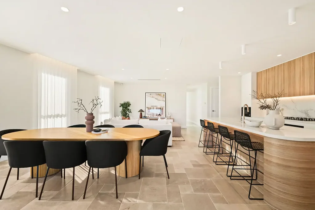 Concord 5 Slaapkamer MODERN 5 BEDROOM DUPLEX, CENTRAL CONCORD LOCATION