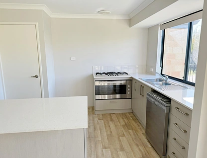 26 Webb Street, Geographe, WA 6280, 4 rūma, 2 rūma horoi, House