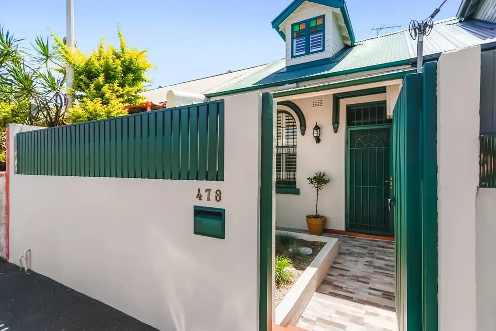 Contemporary Living! Renovated Inner-City Terrace