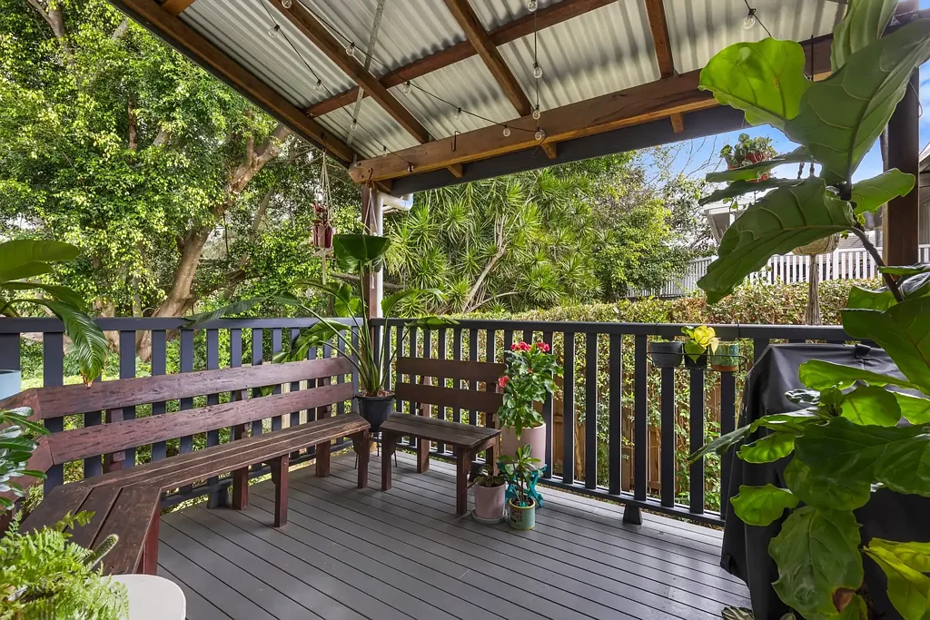 Greenslopes 2房 备受追捧地段的精品机会 A Boutique Opportunity in a Highly Sought-After Location