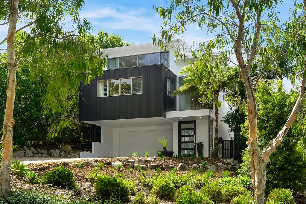 Yaroomba 4ห้องนอน Executive Beachside Living in an Exclusive Enclave