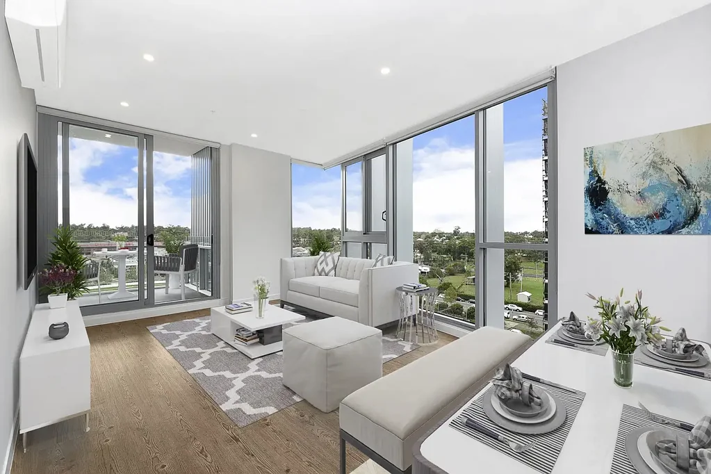 Spacious Apartment with Cricket Oval Views in Thornton Estate