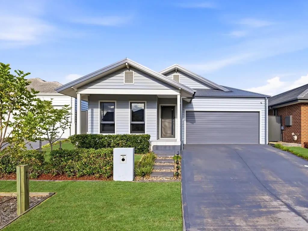 Spring Farm 4બેડરૂમ Immaculate Family Living in a Quiet Spring Farm Setting