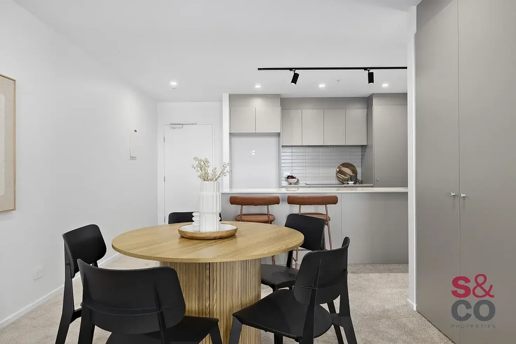Stylish Top-Floor Apartment with Panoramic Views in the Award-Winning Nørrebro Precinct