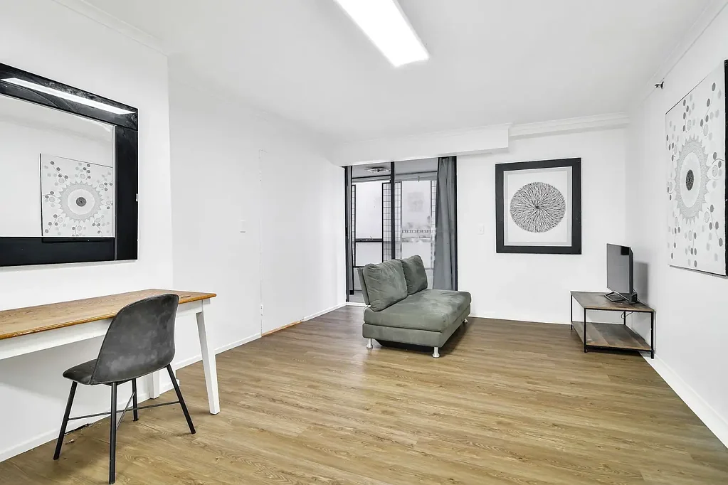 Haymarket 1ห้องนอน Oversized 1 Bedroom + Study with Lock Up Garage in Sydney CBD