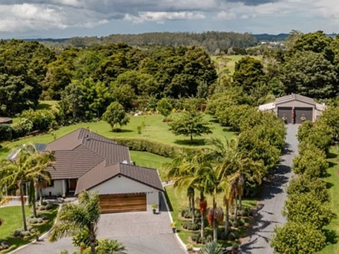 Kerikeri 4房  Premiere Locale, Beautiful Gardens, Huge Shed