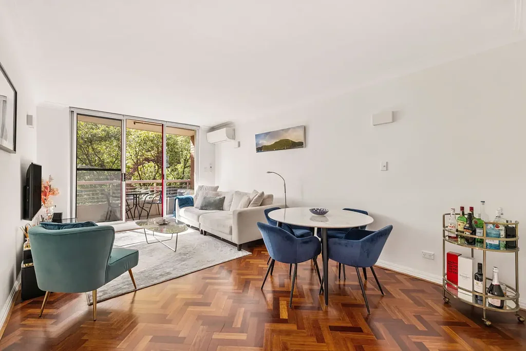 Elizabeth Bay 2कमरा Top-floor home with harbour views in 'The Elizabeth'