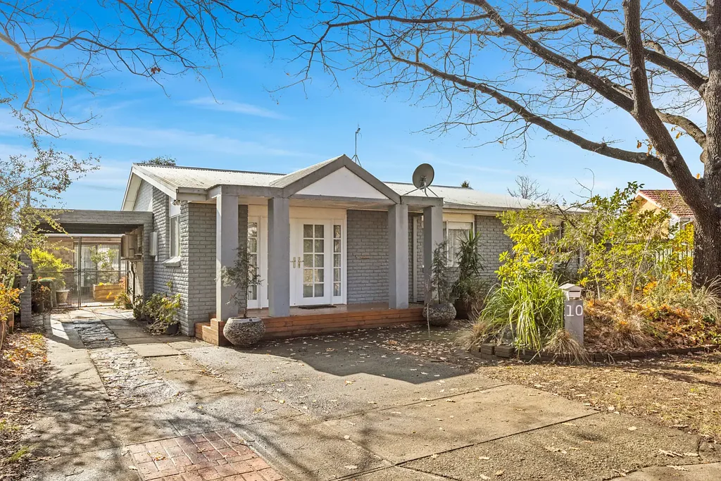 10 Dickinson Street, Watson, ACT 2602