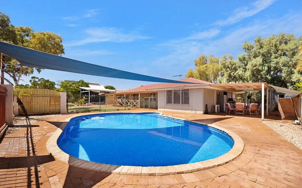 Dampier 4部屋 Poolside living with ocean views!