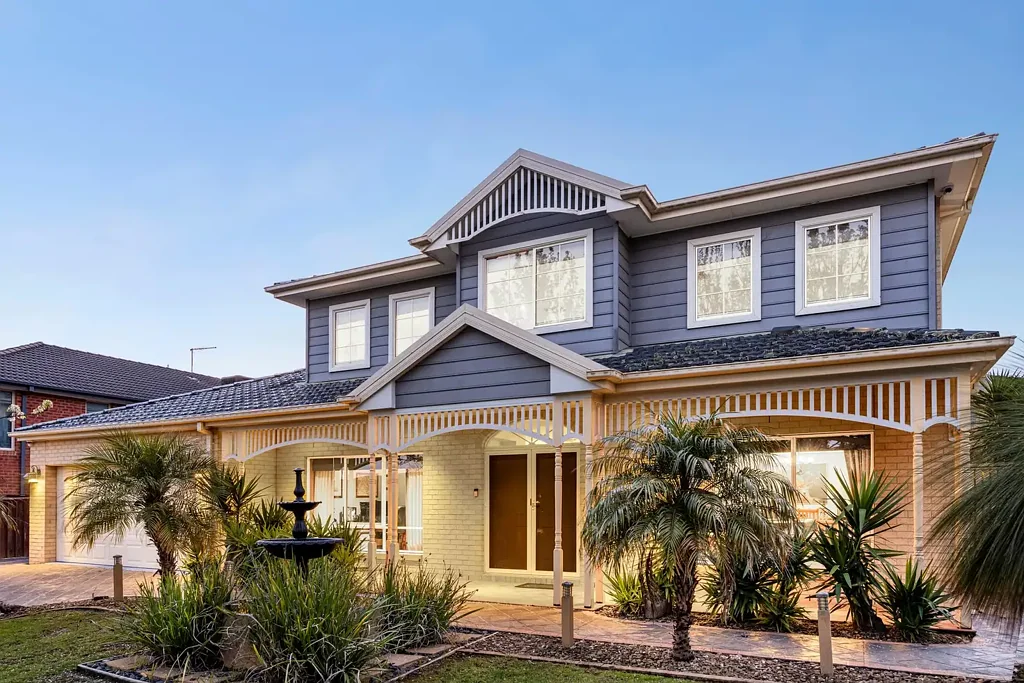 Berwick 5બેડરૂમ Resort-style Living in Prime Bryn Mawr Location