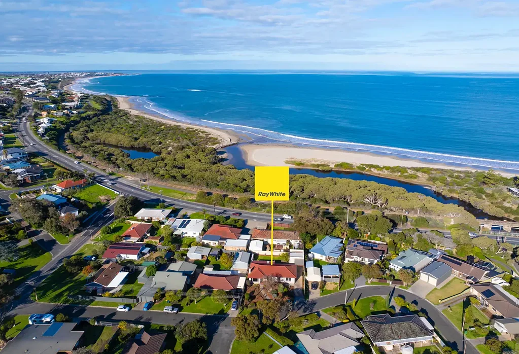 Mccracken 4બેડરૂમ Fully Renovated Coastal Retreat - Character, Comfort & Convenience