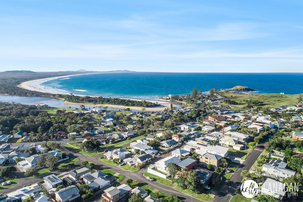 2 Beranghi Street, Crescent Head, NSW 2440