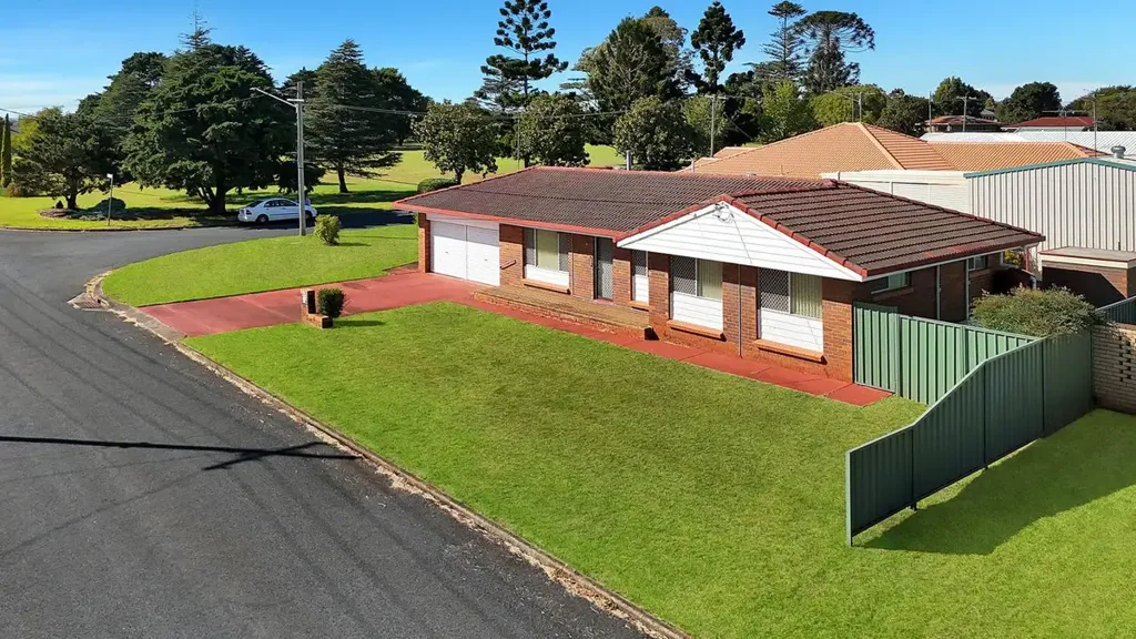 Harristown 4Habitaciones Parkside Living on 658m² in a Prime Harristown Location