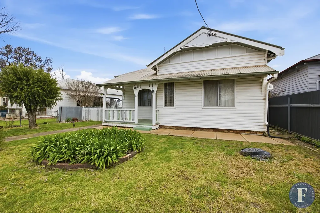 Cootamundra 3chambre Cottage Charm with Space and Potential
