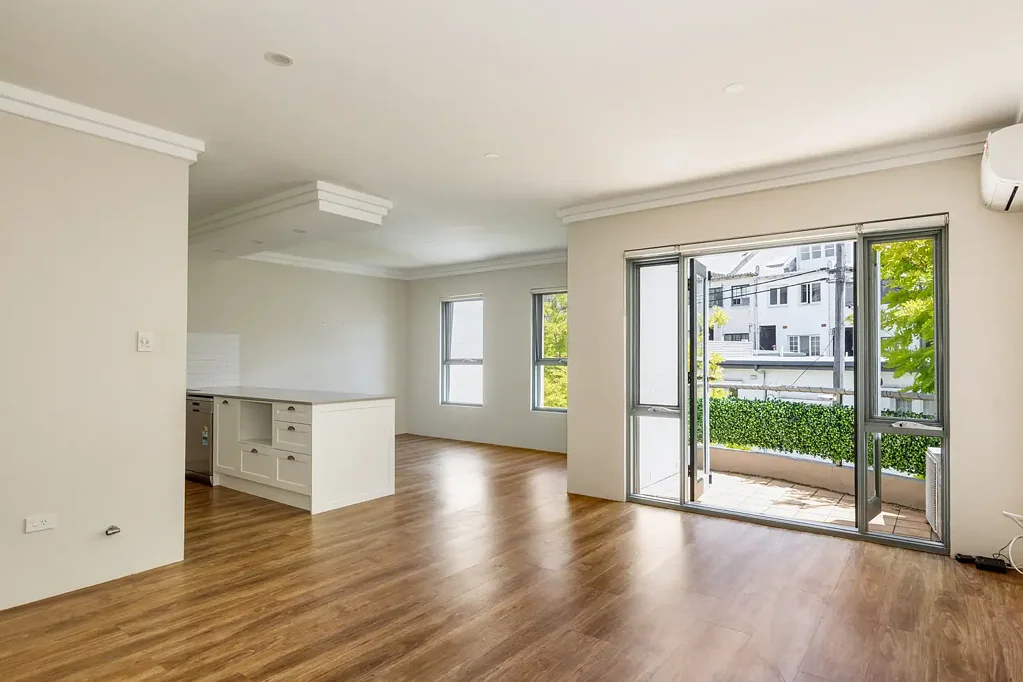 Modern apartment beside city & harbour