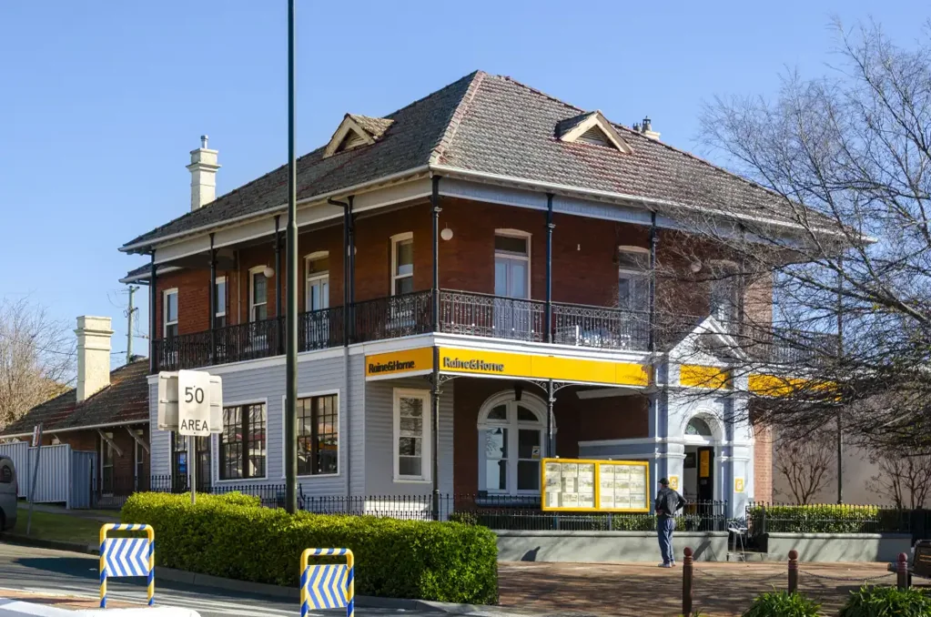 Quirindi 4房  RARE & EXTRAORDINARY HERITAGE FEDERATION BUILDING