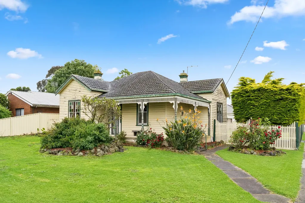 Terang 3 Slaapkamer Potential Plus - Charming Living on Corner Allotment