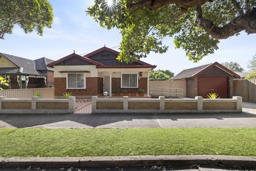 Ashfield 3Phòng ngủ Federation Charm with Exceptional Potential on approx 499.5sqm