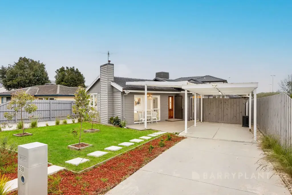 Ferntree Gully 3બેડરૂમ Beautifully Renovated Street-Front Living in Prime Ferntree Gully Location