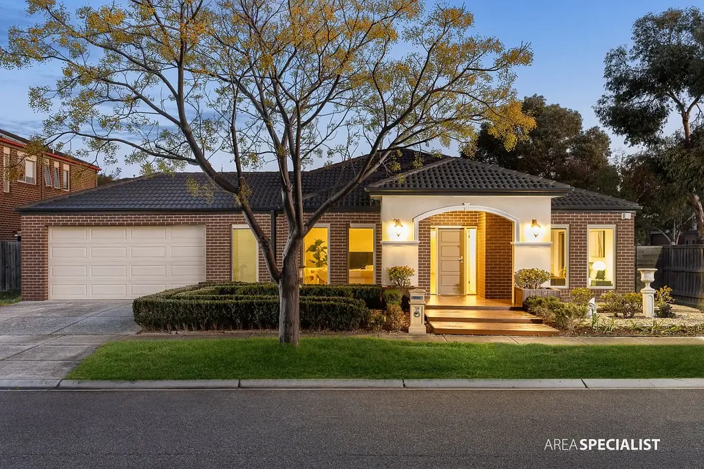 Point Cook 4Zimmer The Brief – Where Family Comfort Meets Exceptional Entertaining!