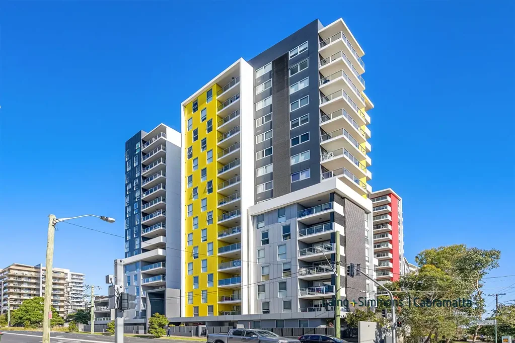 Warwick Farm 1 Bedroom ICONIC SOLIS BUILDING