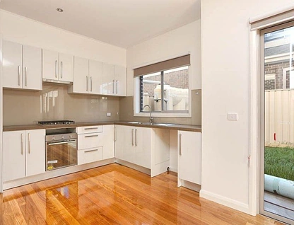 2/56 Widford Street, Glenroy, North Melbourne, 2部屋, 1バスルーム, House