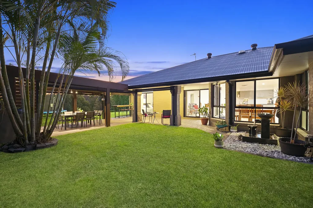 Modern 4 Bed 2 Bath Home in Pacific Pines