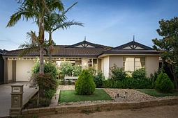 12 Anakie Walk, Delahey
